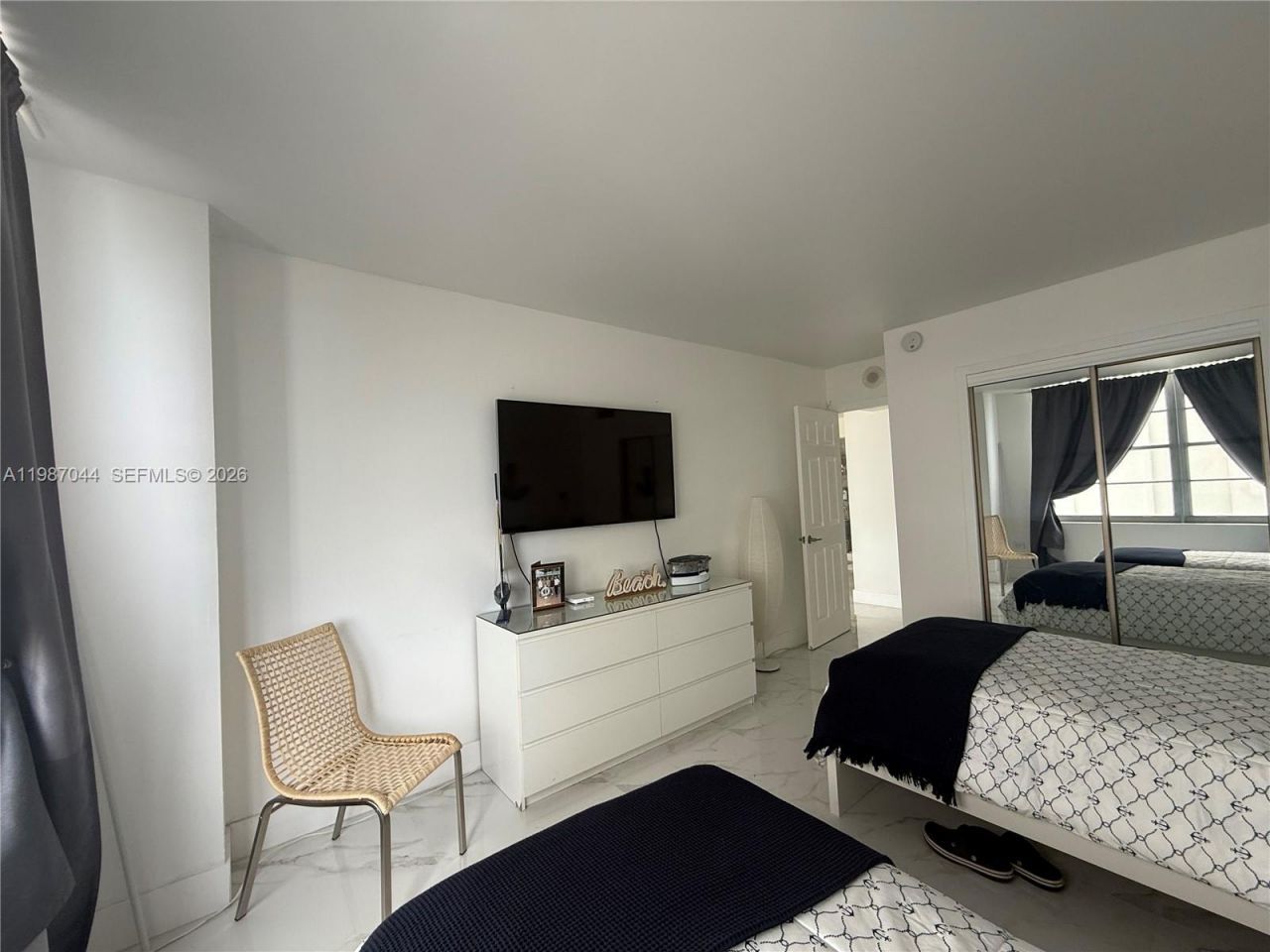 5555 Collins Ave, Unit 8R, Miami Beach, FL 33140 Photo