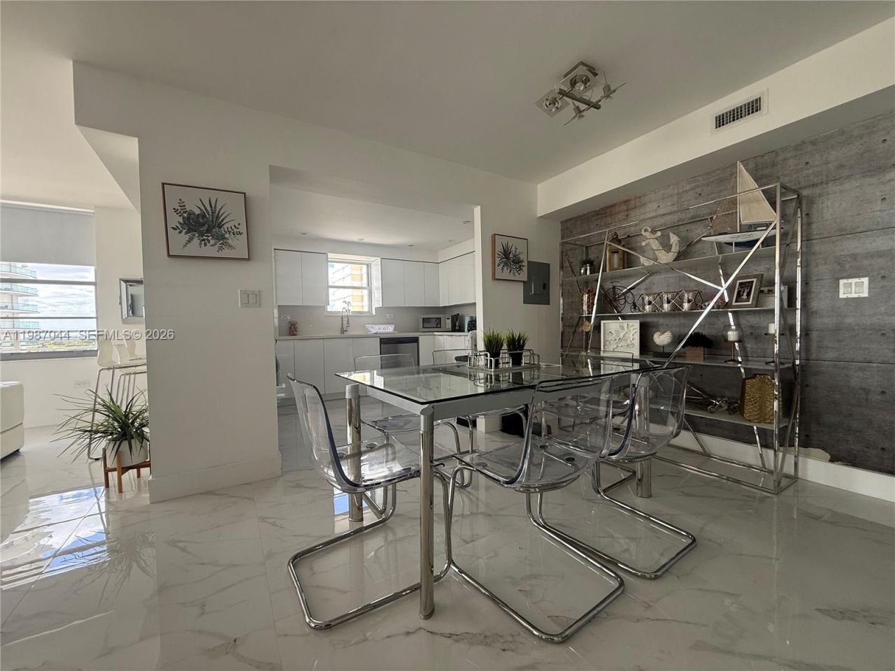 5555 Collins Ave, Unit 8R, Miami Beach, FL 33140 Photo