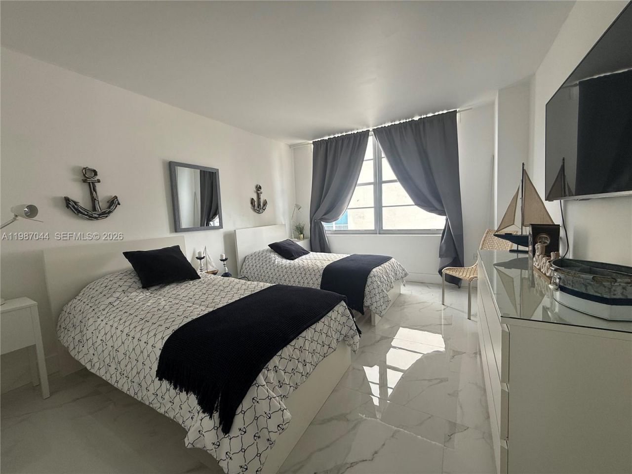 5555 Collins Ave, Unit 8R, Miami Beach, FL 33140 Photo