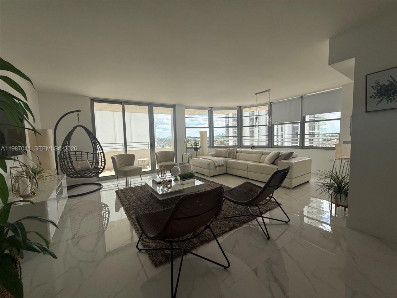 5555 Collins Ave, Unit 8R, Miami Beach, FL 33140 Photo