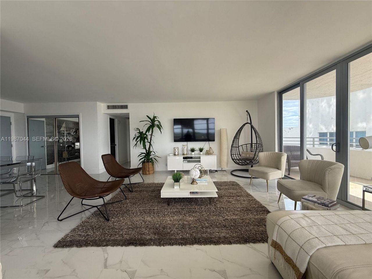 5555 Collins Ave, Unit 8R, Miami Beach, FL 33140 Photo