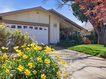 9284 Linda Rio Dr, Sacramento, CA 95826 Photo