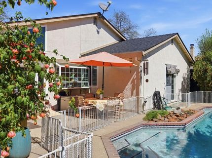 9284 Linda Rio Dr, Sacramento, CA 95826 Photo