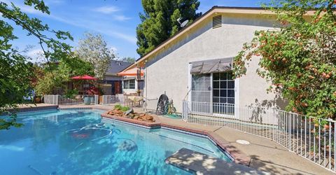 9284 Linda Rio Dr, Sacramento, CA 95826 Photo