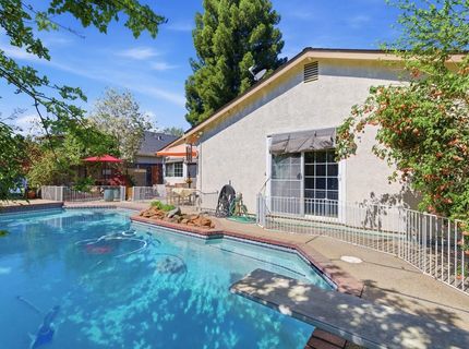 9284 Linda Rio Dr, Sacramento, CA 95826 Photo
