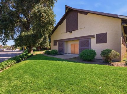 9284 Linda Rio Dr, Sacramento, CA 95826 Photo