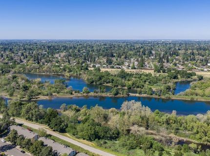 9284 Linda Rio Dr, Sacramento, CA 95826 Photo