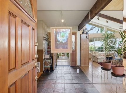 9284 Linda Rio Dr, Sacramento, CA 95826 Photo
