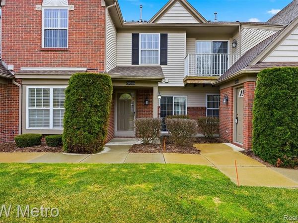 20656 Dunham Road, Clinton Twp, MI 48038