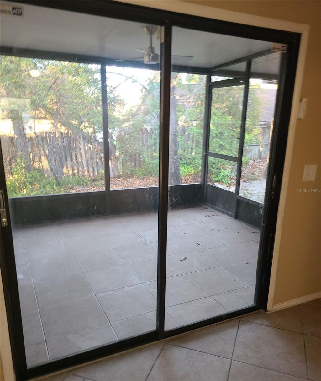 4916 Silver Oaks Vlg, Unit E, Orlando, FL 32808 Photo