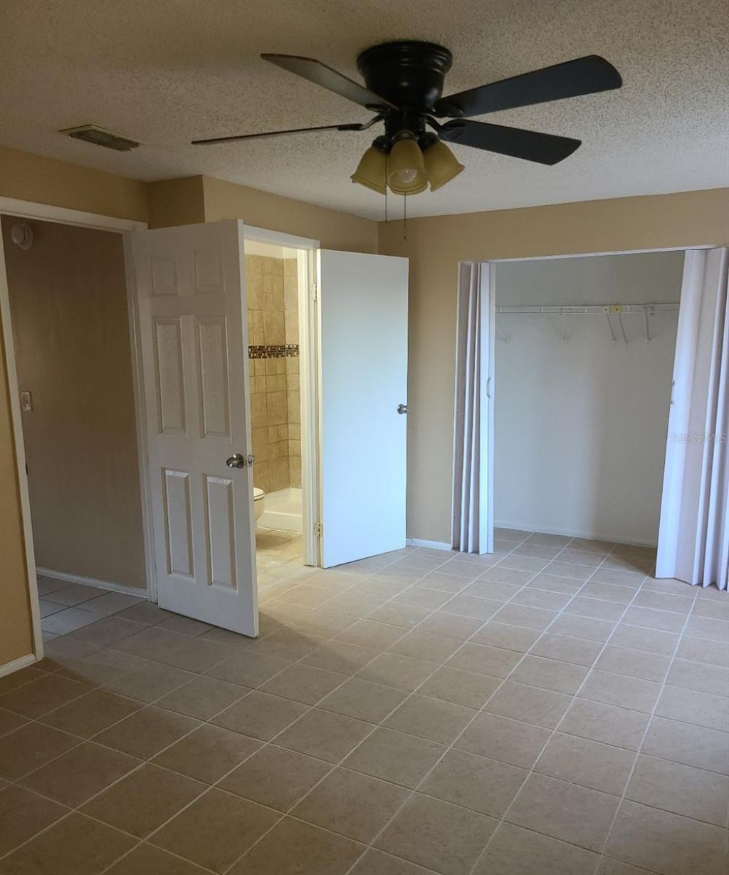 4916 Silver Oaks Vlg, Unit E, Orlando, FL 32808 Photo
