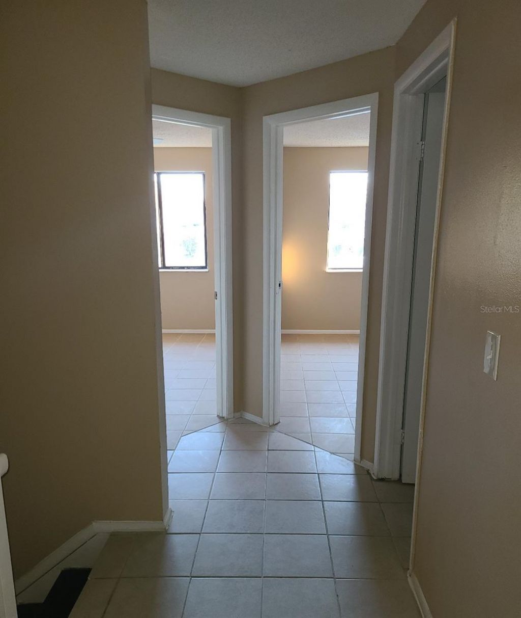 4916 Silver Oaks Vlg, Unit E, Orlando, FL 32808 Photo