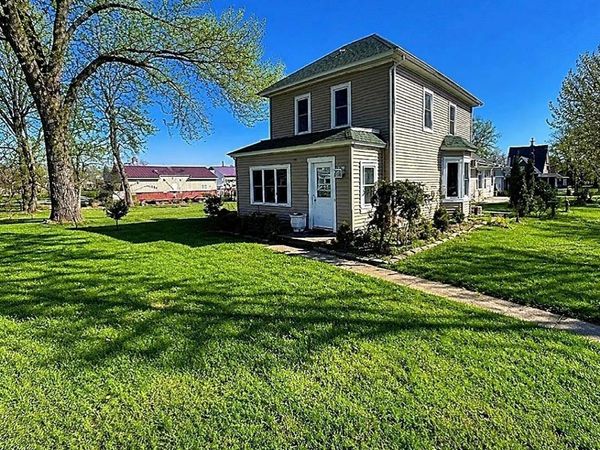 110 Mill Street W, Winthrop, MN 55396