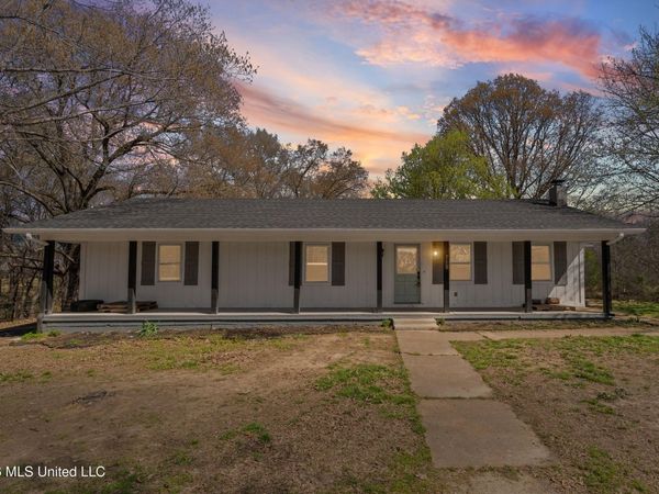 718 Flag Lake Road, Sarah, MS 38665