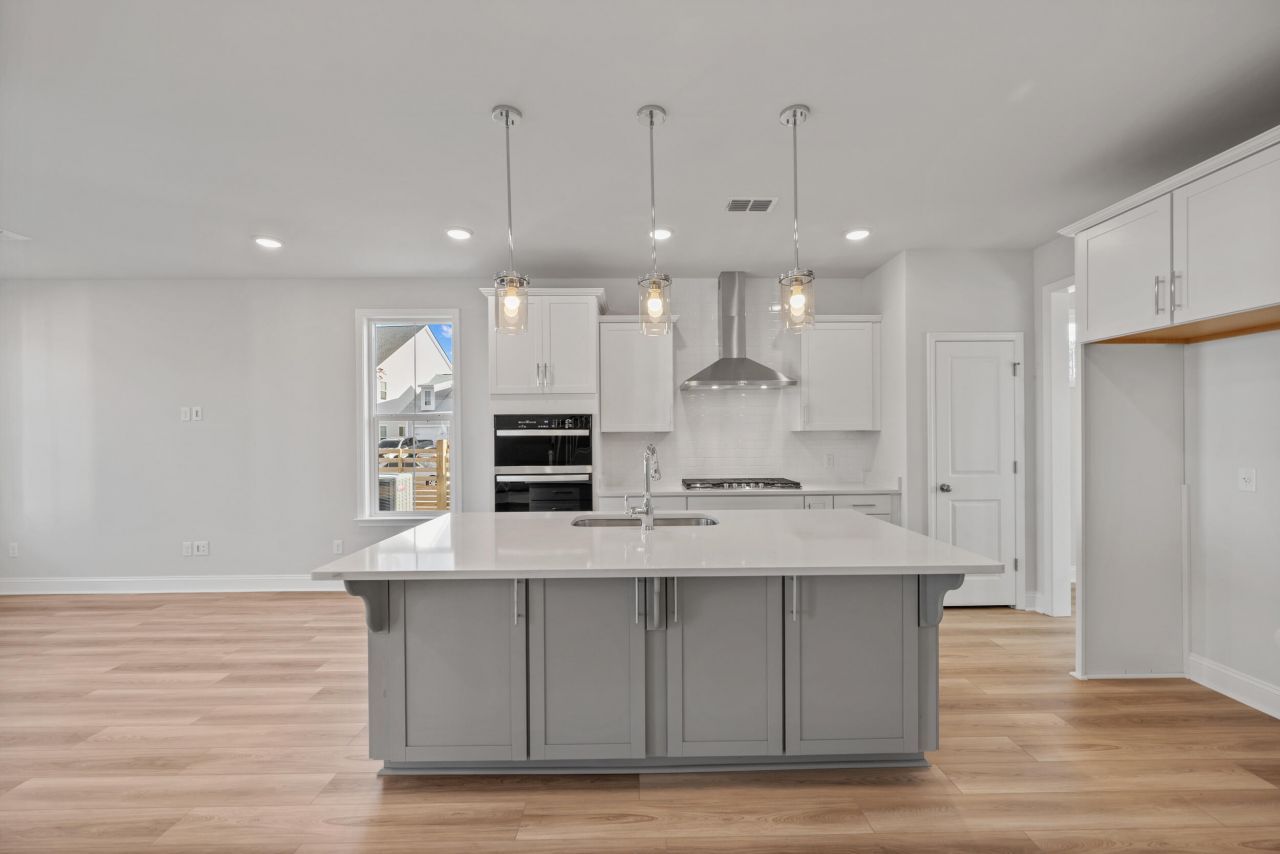 782 Blueway Avenue Photo 13