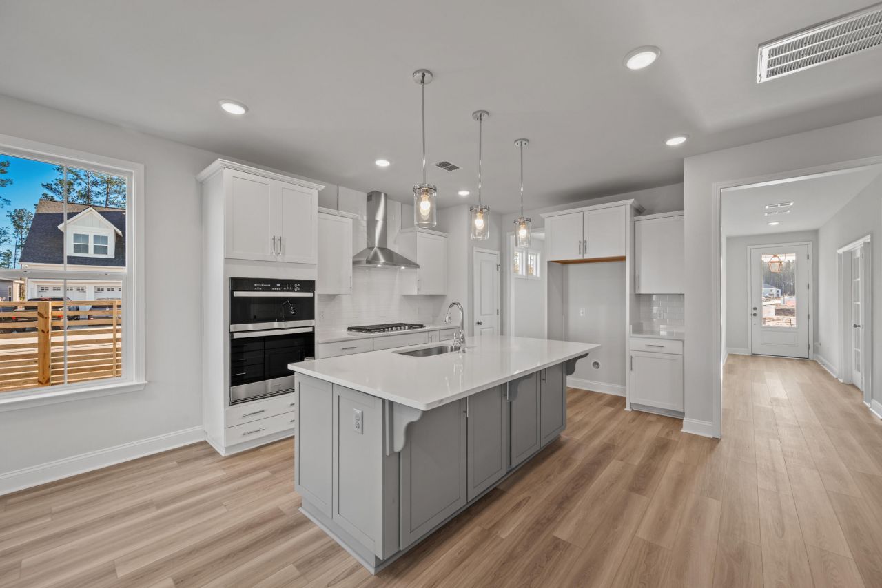 782 Blueway Avenue Photo 14