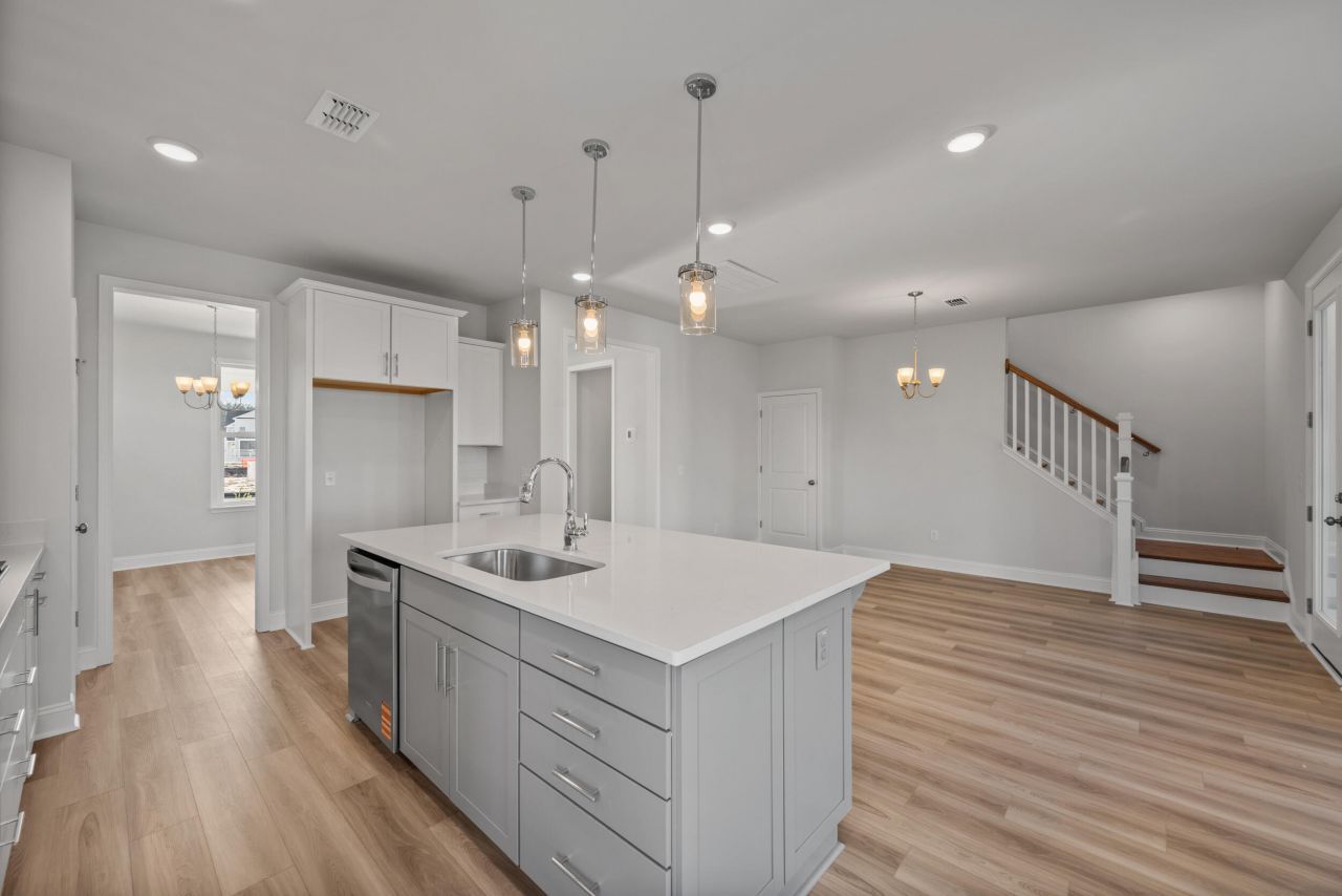 782 Blueway Avenue Photo 16