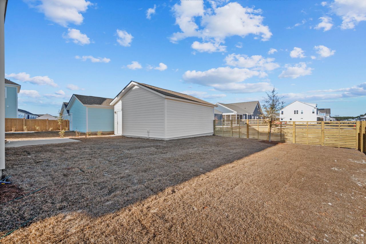 782 Blueway Avenue Photo 36