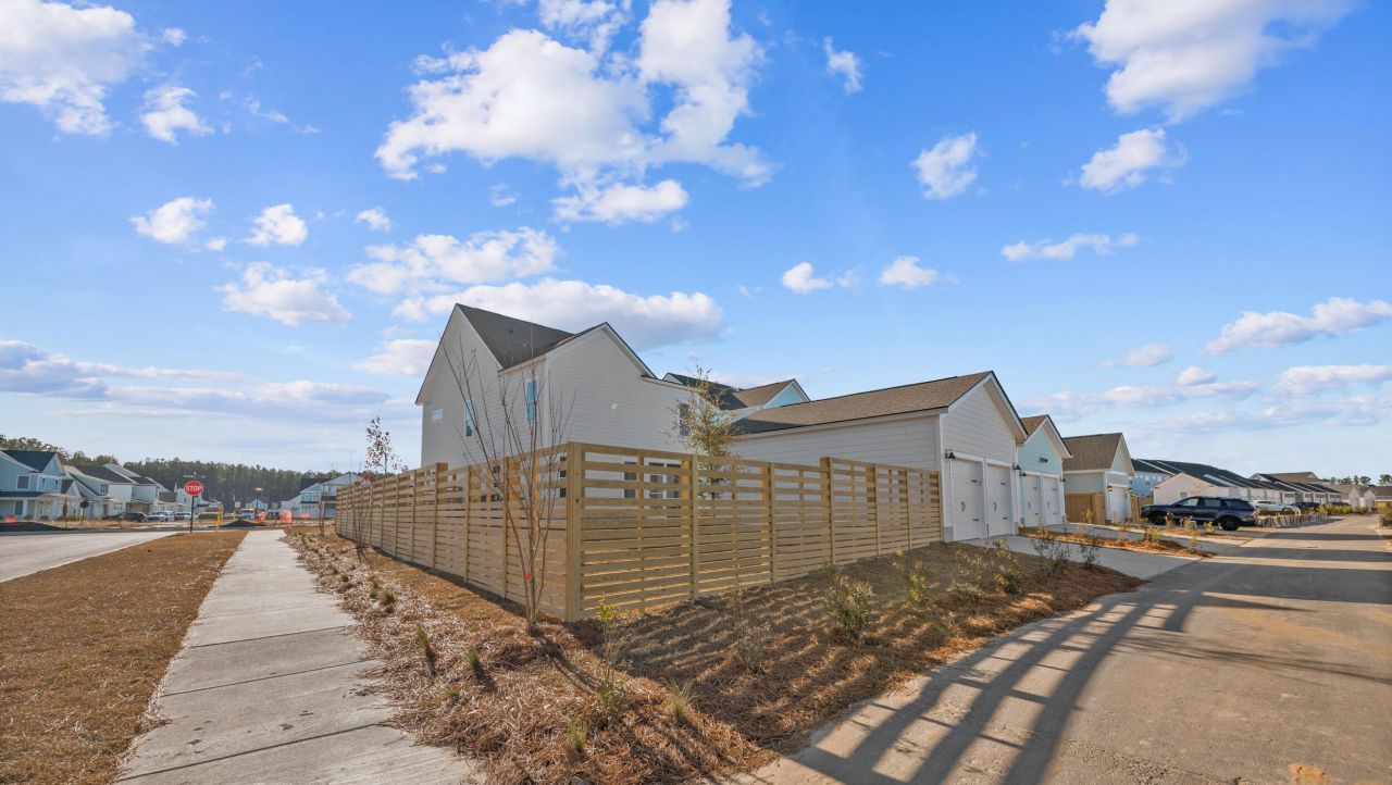 782 Blueway Avenue Photo 39