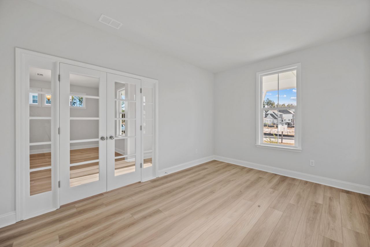 782 Blueway Avenue Photo 9