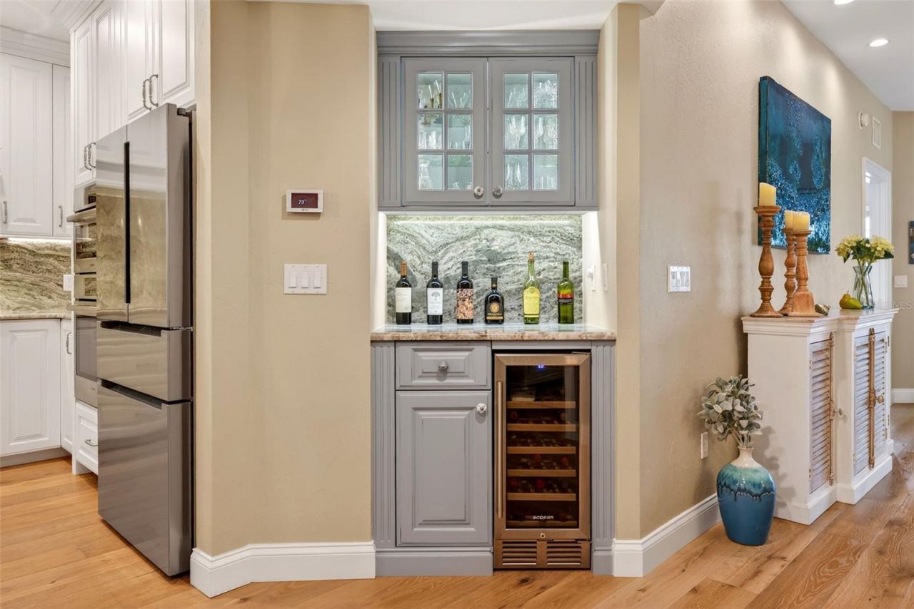 1280 Dolphin Bay Way, Unit 503, Sarasota, FL 34242 Photo