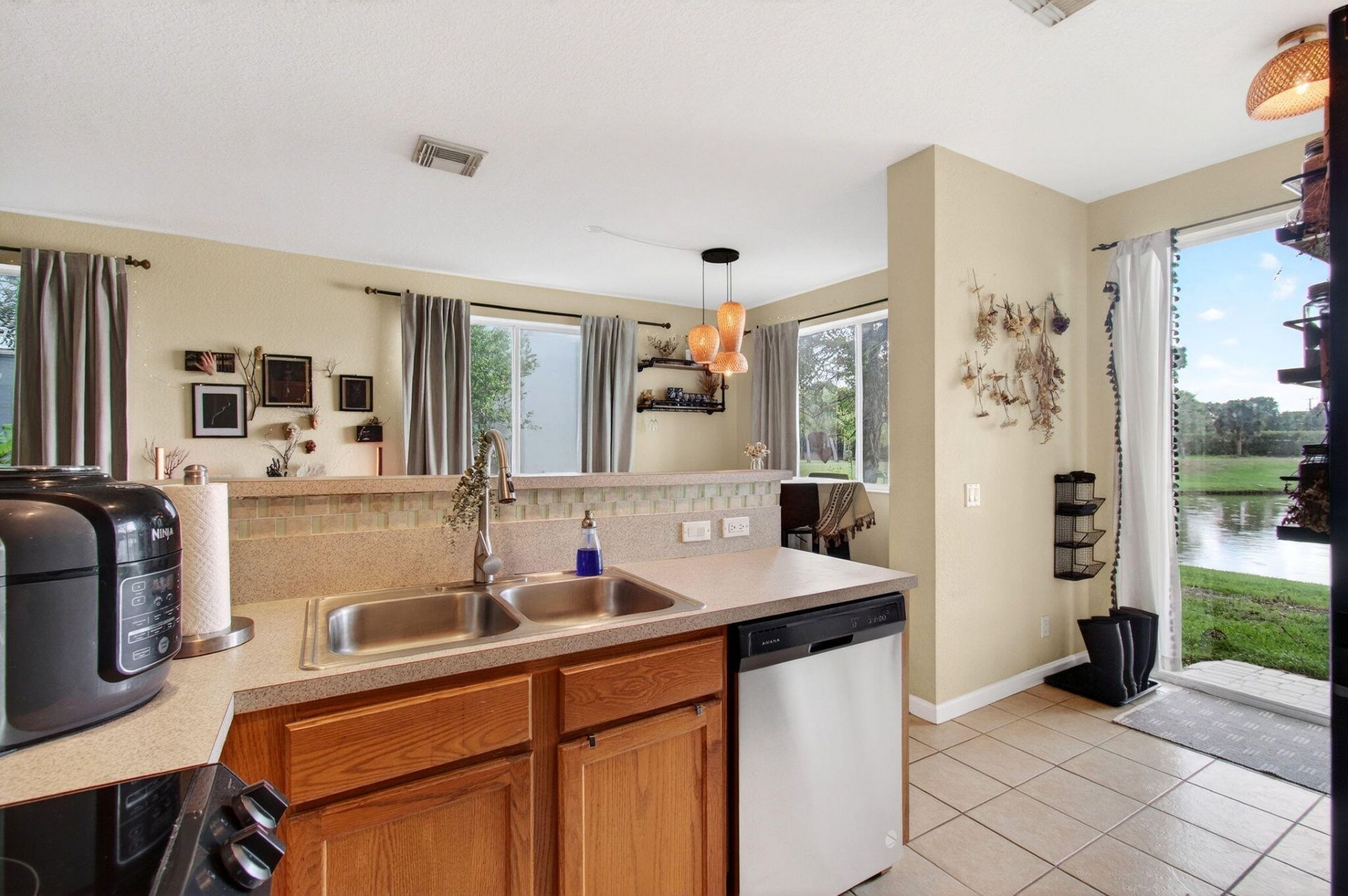 3167 Laurel Ridge Circle, Riviera Beach, FL 33404 Photo