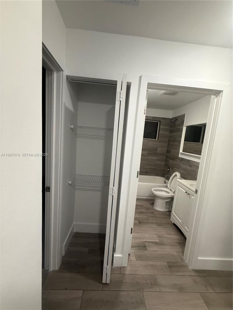 486 E 30th St , Unit 202, Hialeah, FL 33013 Photo