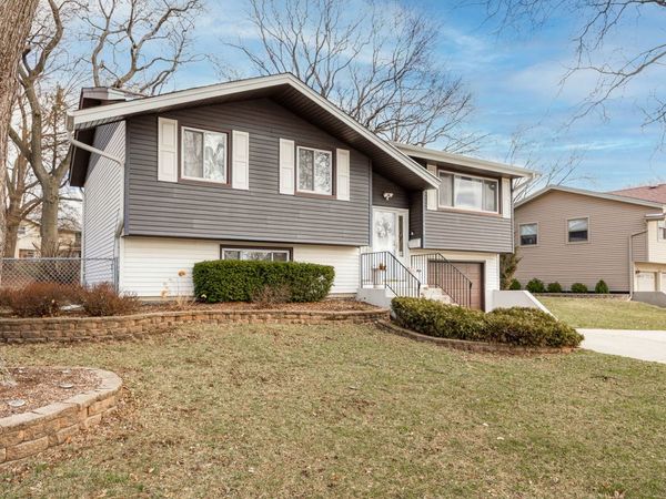 618 Boxwood Drive , Schaumburg, IL 60193