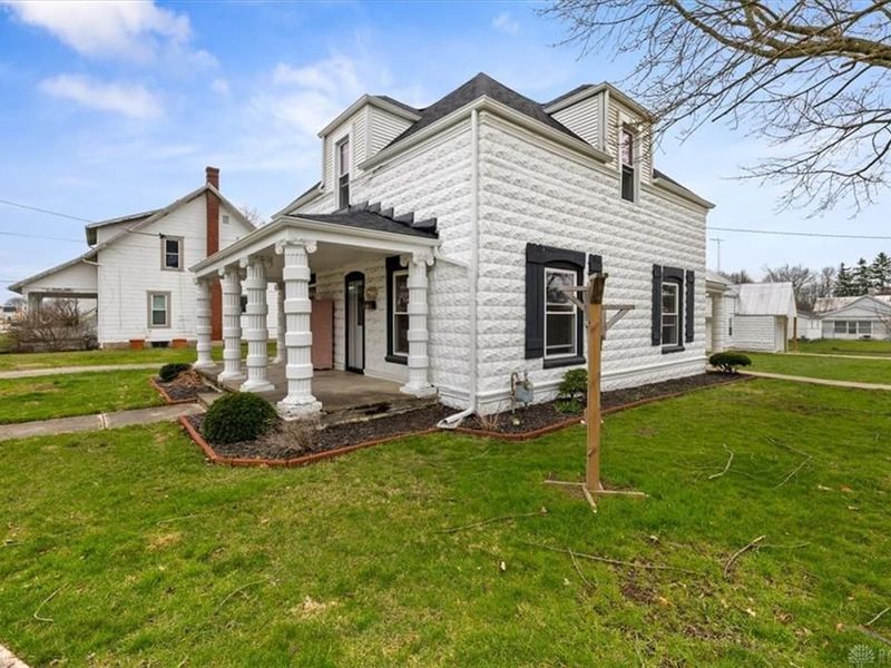 618 W Jefferson Street, New Carlisle, OH 45344 Photo 4