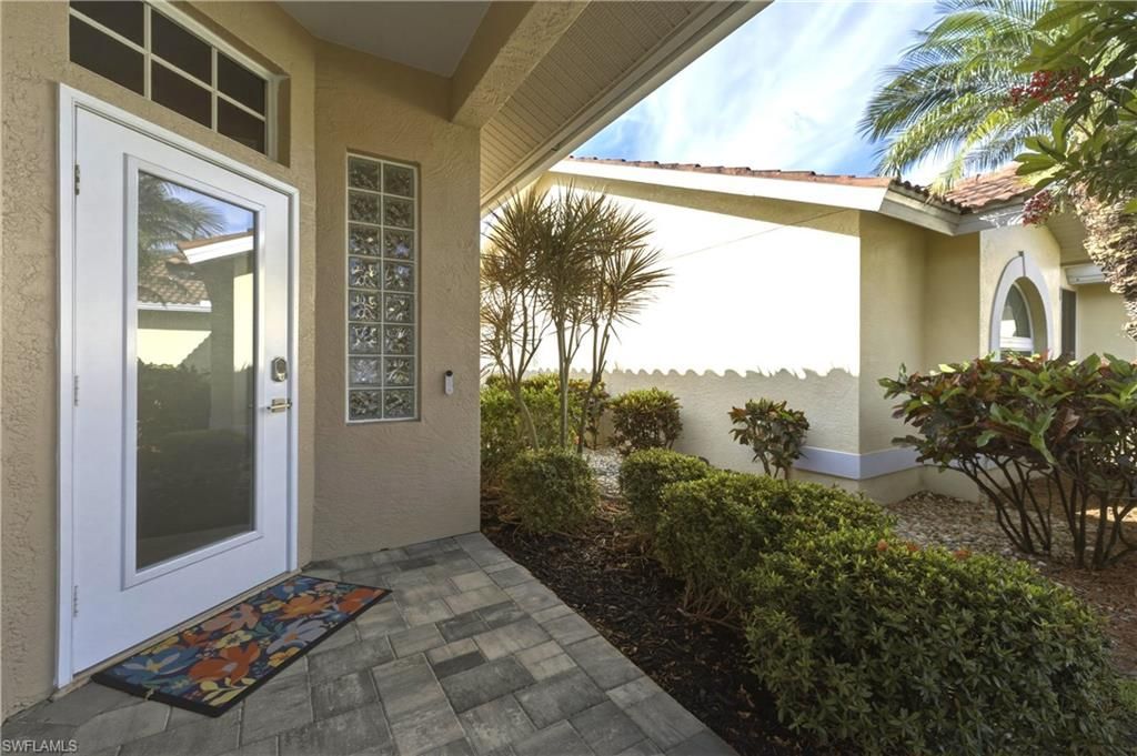 9515 Mariners Cove Ln, Fort Myers, FL 33919 Photo