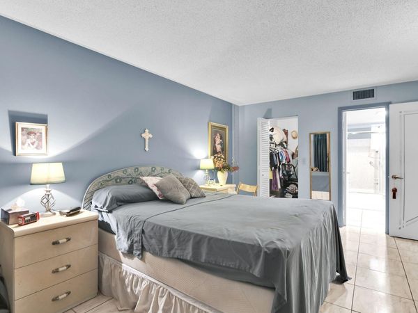 711 Lori Drive, Palm Springs, FL 33461