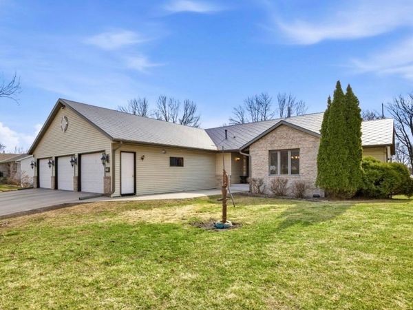 141 Fairlawn Avenue E, Winsted, MN 55395