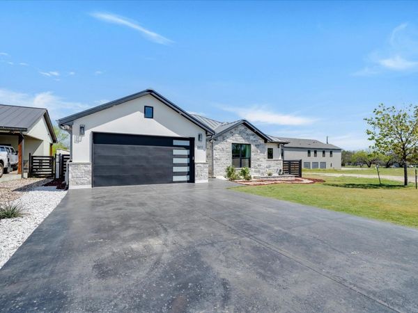 1611 Johnson ST, Marble Falls, TX 78654