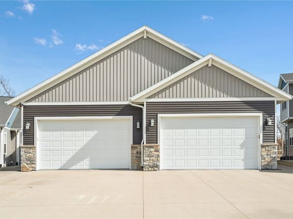 2237 Tranquil Ct NW , Cedar Rapids, IA 52405