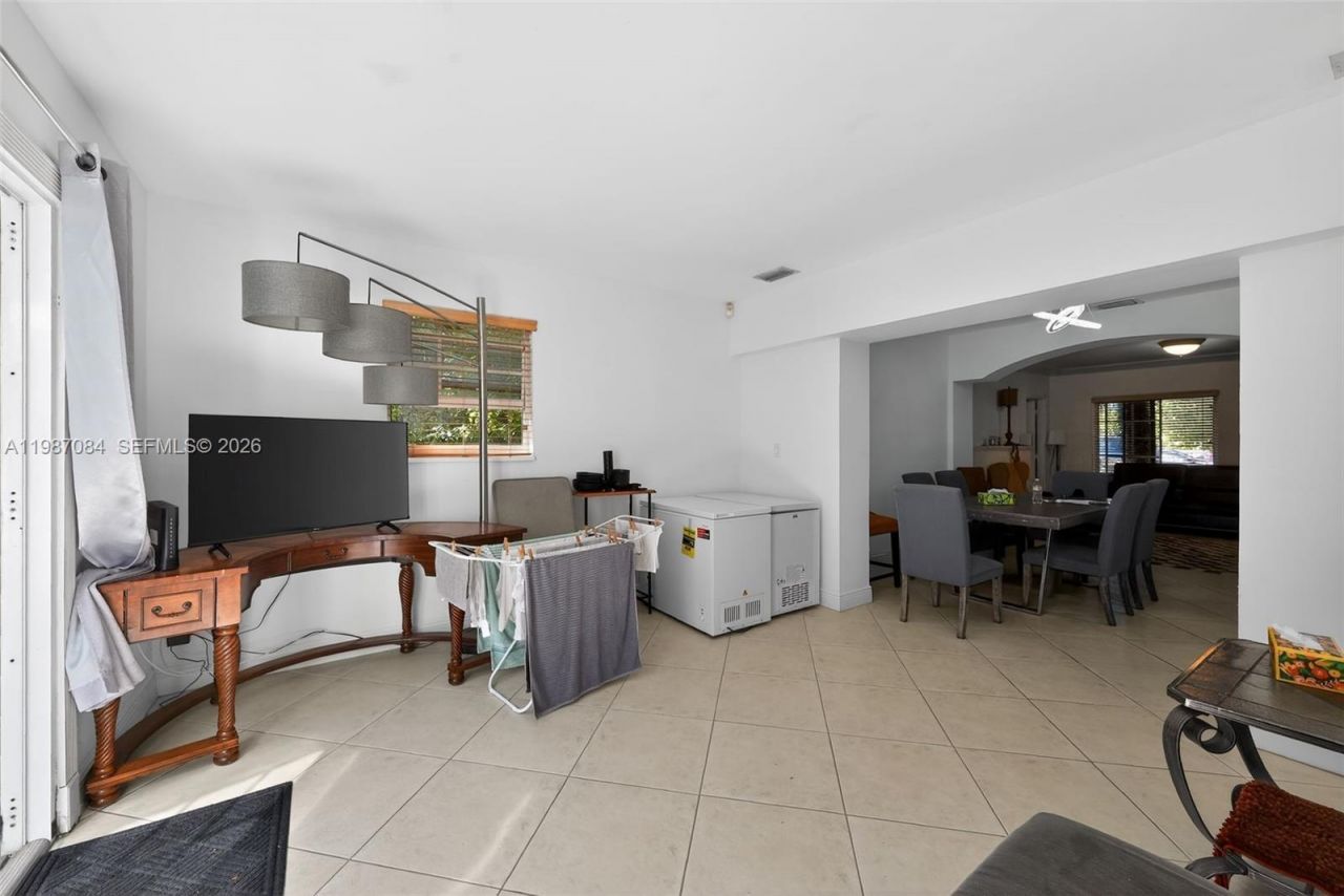 2131 Biarritz Dr, Miami Beach, FL 33141 Photo