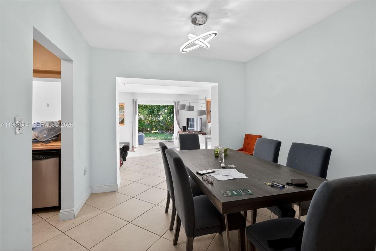 2131 Biarritz Dr, Miami Beach, FL 33141 Photo