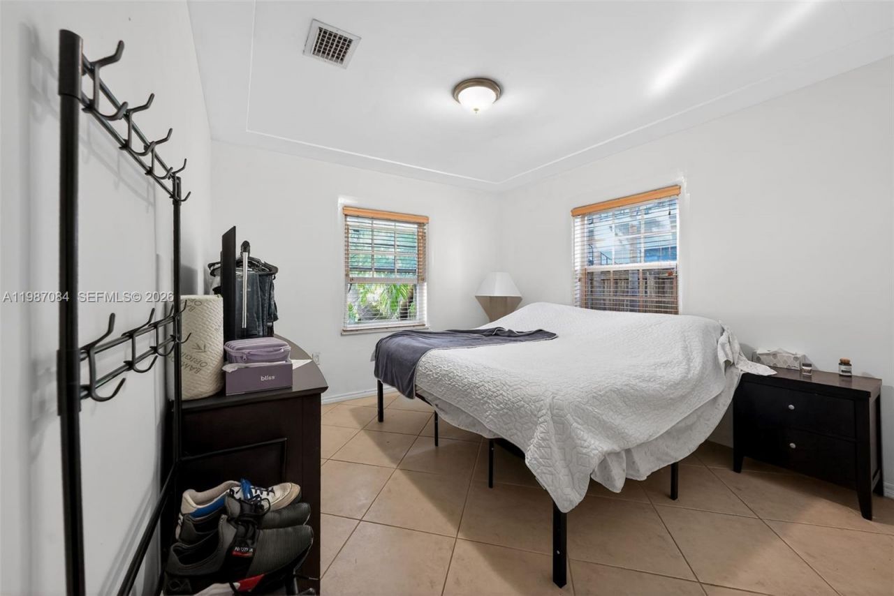 2131 Biarritz Dr, Miami Beach, FL 33141 Photo