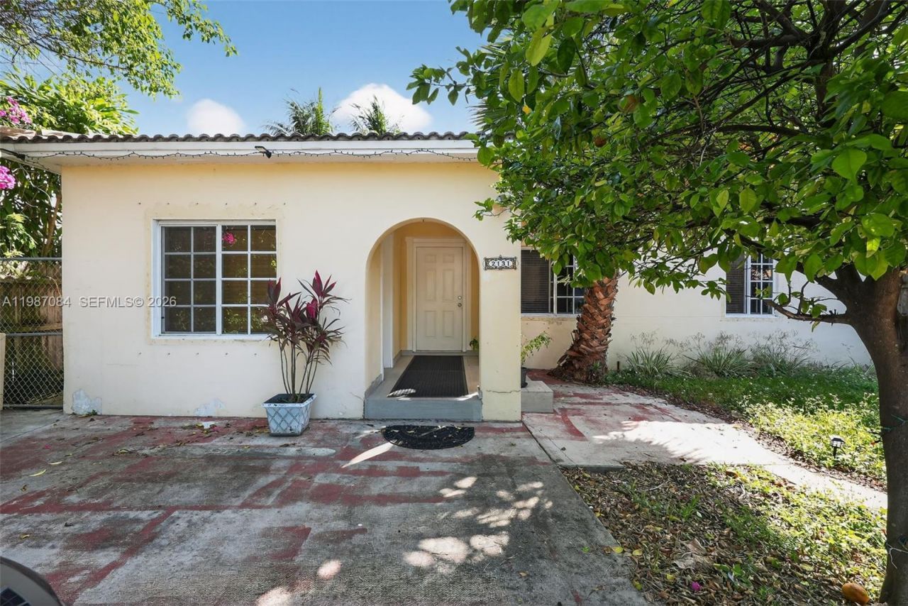2131 Biarritz Dr, Miami Beach, FL 33141 Photo