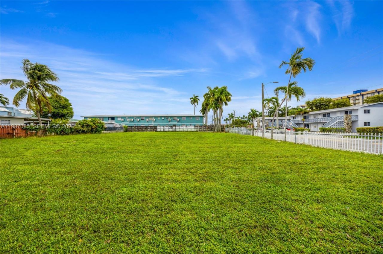895 NW 45th Ave , Miami, FL 33126 Photo