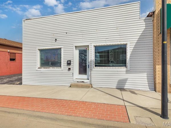 41 W Ferguson Avenue , Wood River, IL 62095