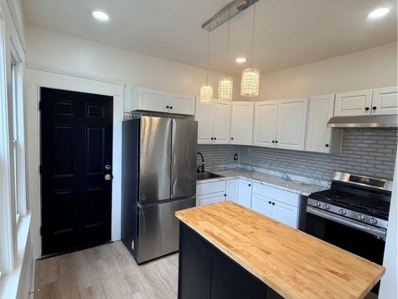 10222 Parkgate Avenue, Cleveland, OH 44108 Photo 5