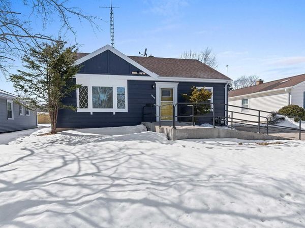 1316 N 8th STREET, Manitowoc, WI 54220