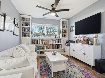 4623 Hazelwood Ave, Sacramento, CA 95821 Photo