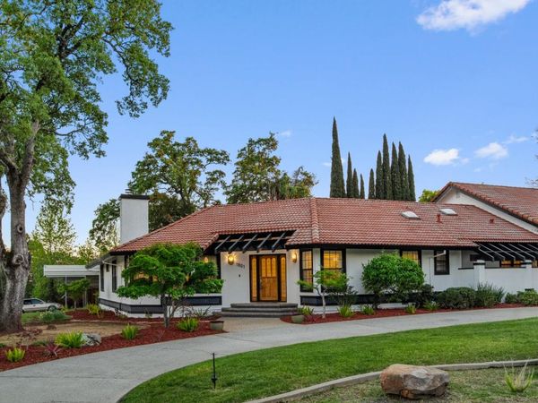 1801 Arroyo Dr, Auburn, CA 95603