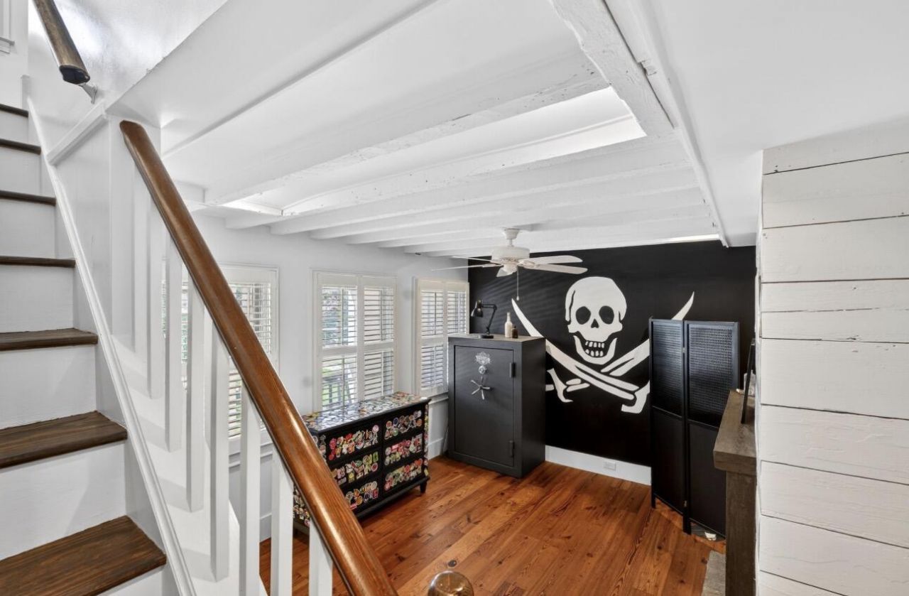 36 Society Street Photo 28