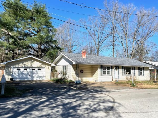 504 N Billy Bryan Street , Carbondale, IL 62901