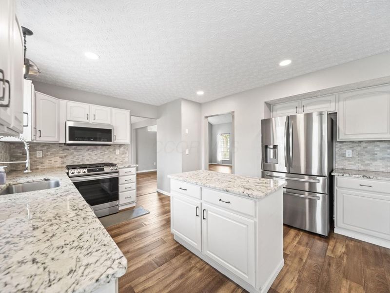 7482 Bunker Ridge Court , Blacklick, OH 43004 Photo 3