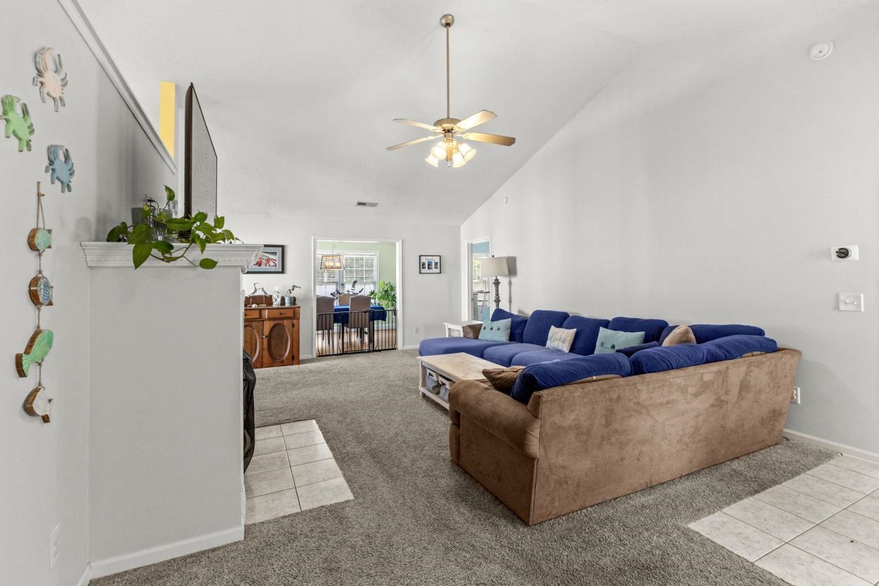 916 Dunrobin Ln. Photo 12