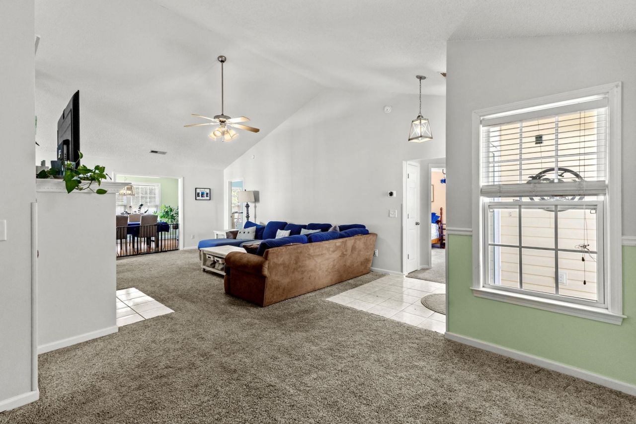 916 Dunrobin Ln. Photo 14