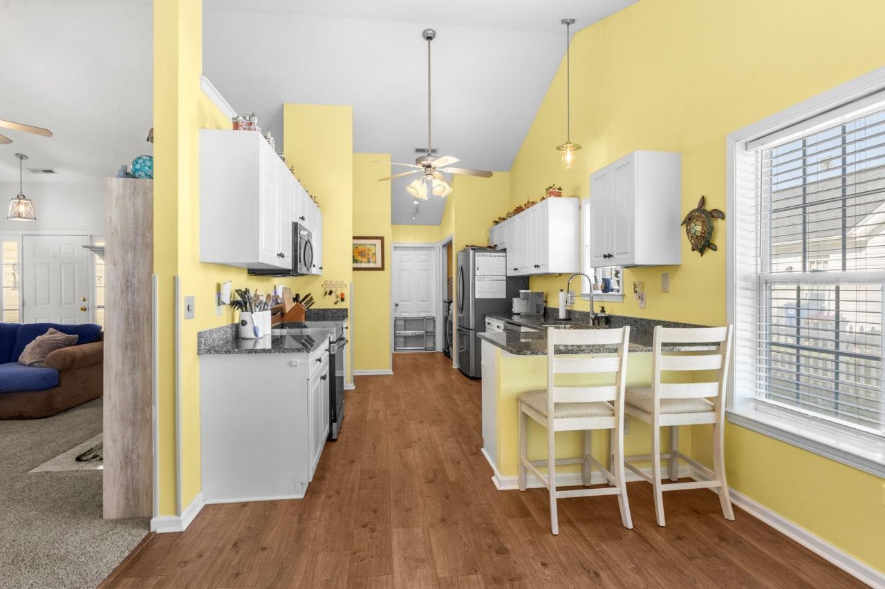 916 Dunrobin Ln. Photo 18